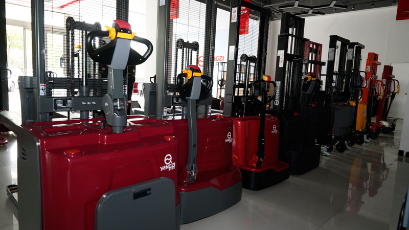 電動(dòng)叉車與丙烷叉車：哪個(gè)更好