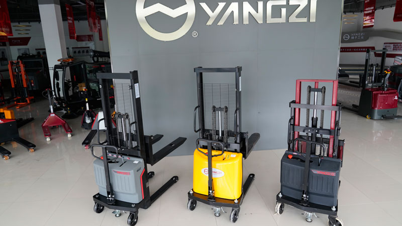 如何為您的工業(yè)企業(yè)找到可靠的叉車(chē)