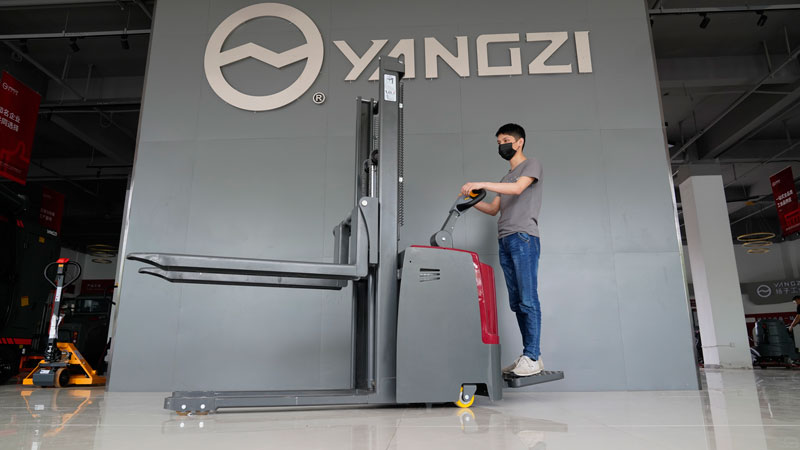 來(lái)自叉車(chē)公司的5個(gè)維護(hù)技巧