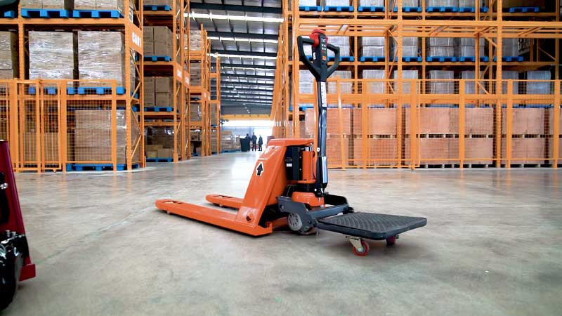 購(gòu)買(mǎi)電動(dòng)叉車(chē)的五個(gè)理由